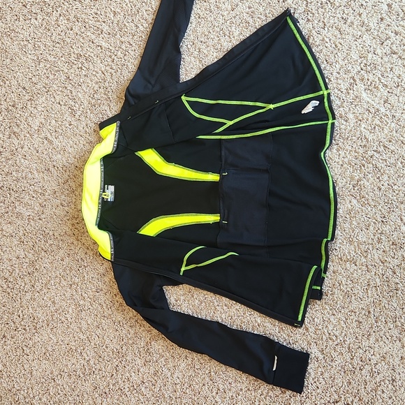 Under Armour - Jacket - Medium - Picture 2 of 12